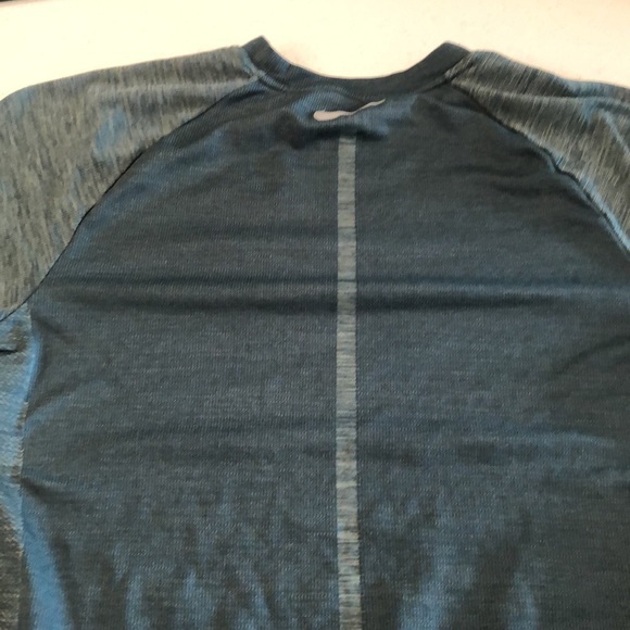 Nike Dri-Fit Knit Running Shirt Small Green - Picture 3 of 3